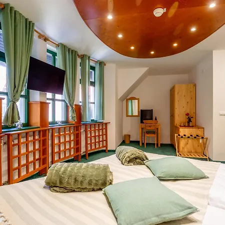 ベッド・アンド・ブレックファスト Pohorski Dom 3*