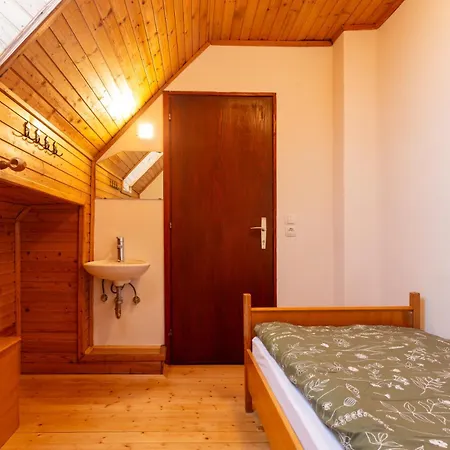 فندق مبيت وإفطار Pohorski Dom 3*