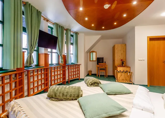 Bed & Breakfast Pohorski Dom 3*