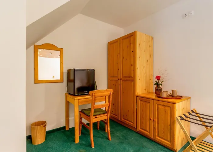 Bed & Breakfast Pohorski Dom 3*